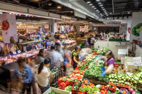 Renovated Link REIT Wo Che Market has high visibility and wide aisles. Renovated Link REIT Wo Che Market has high visibility and wide aisles.