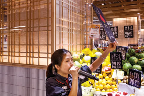 Market DJ announces stallholders’ special offers in Link REIT fresh market. Market DJ announces stallholders’ special offers in Link REIT fresh market.